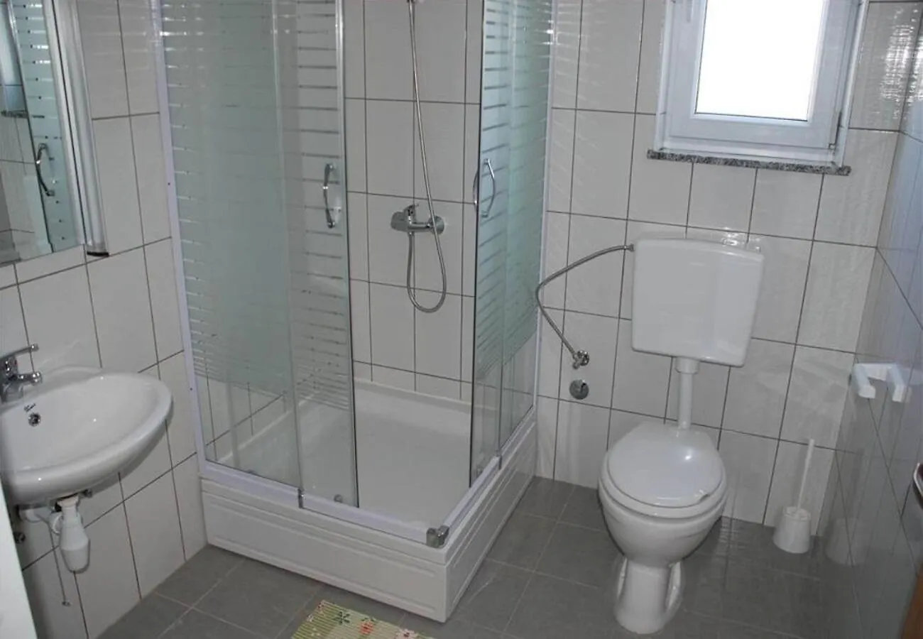 Apartments Markle - Swimming Pool And Sunbeds Banjol